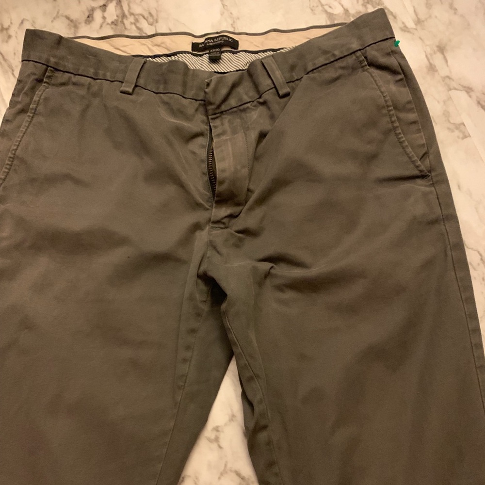 Men’s banana republic khakis olive